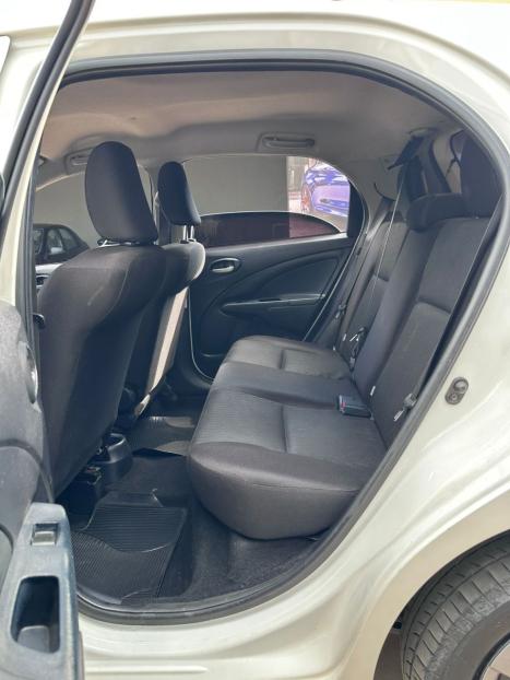 TOYOTA Etios Hatch 1.3 16V 4P FLEX X, Foto 14