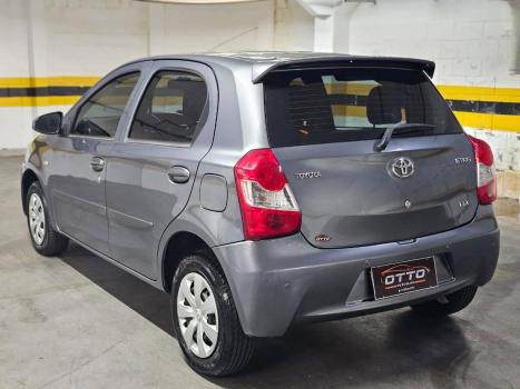 TOYOTA Etios Hatch 1.3 16V 4P FLEX X, Foto 2