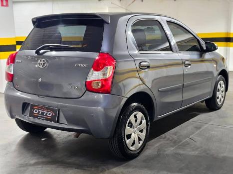 TOYOTA Etios Hatch 1.3 16V 4P FLEX X, Foto 4