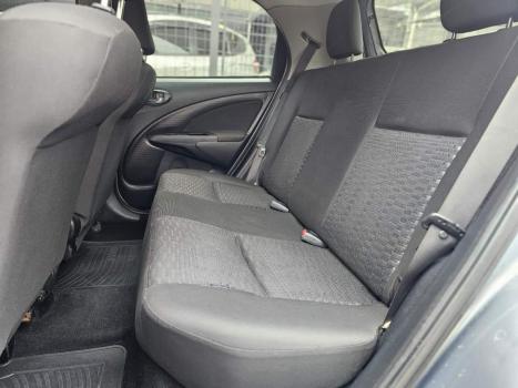 TOYOTA Etios Hatch 1.3 16V 4P FLEX X, Foto 6