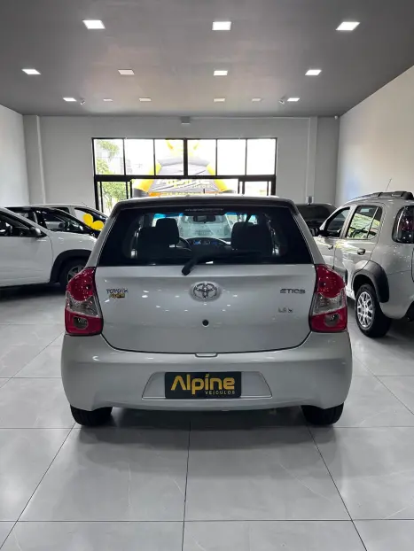 TOYOTA Etios Hatch 1.3 16V 4P FLEX X, Foto 5