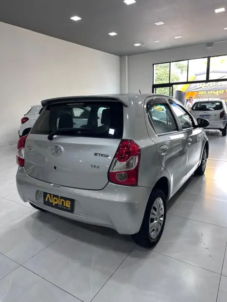 TOYOTA Etios Hatch 1.3 16V 4P FLEX X, Foto 6