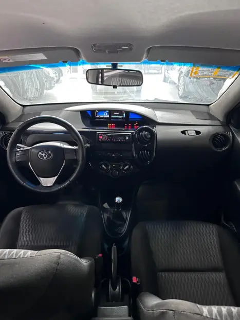 TOYOTA Etios Hatch 1.3 16V 4P FLEX X, Foto 9
