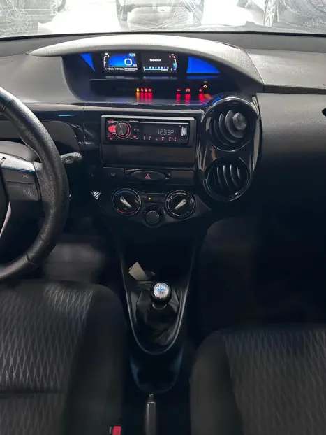 TOYOTA Etios Hatch 1.3 16V 4P FLEX X, Foto 11