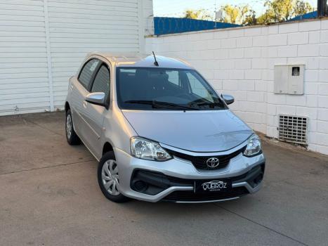 TOYOTA Etios Hatch 1.5 16V 4P FLEX XS AUTOM�TICO, Foto 3