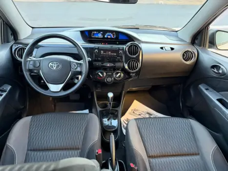 TOYOTA Etios Hatch 1.5 16V 4P FLEX XS AUTOM�TICO, Foto 6