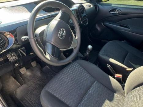 TOYOTA Etios Hatch 1.3 16V 4P FLEX X, Foto 4