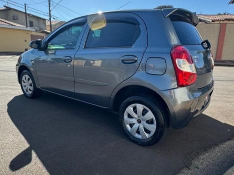 TOYOTA Etios Hatch 1.3 16V 4P FLEX X, Foto 8