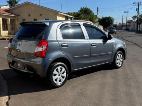 TOYOTA Etios Hatch 1.3 16V 4P FLEX X, Foto 9