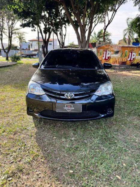 TOYOTA Etios Hatch 1.3 16V 4P FLEX X, Foto 2