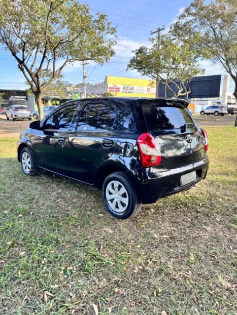 TOYOTA Etios Hatch 1.3 16V 4P FLEX X, Foto 4