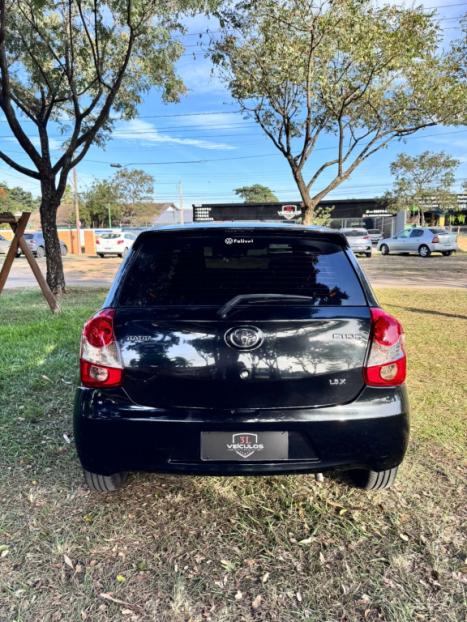TOYOTA Etios Hatch 1.3 16V 4P FLEX X, Foto 5
