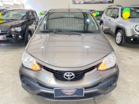 TOYOTA Etios Hatch 1.5 16V 4P FLEX XS AUTOM�TICO, Foto 3