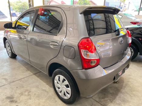 TOYOTA Etios Hatch 1.5 16V 4P FLEX XS AUTOM�TICO, Foto 6