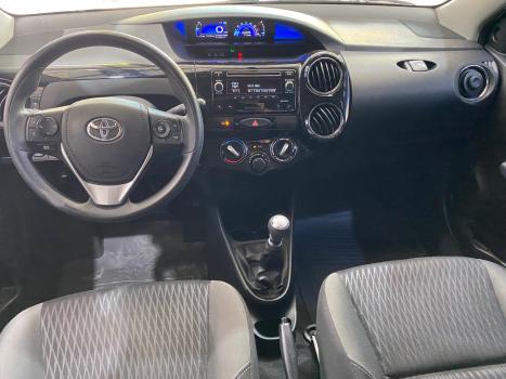 TOYOTA Etios Hatch 1.5 16V 4P FLEX XS AUTOM�TICO, Foto 10