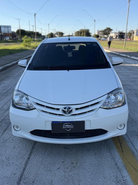 TOYOTA Etios Hatch 1.3 16V 4P FLEX X, Foto 3