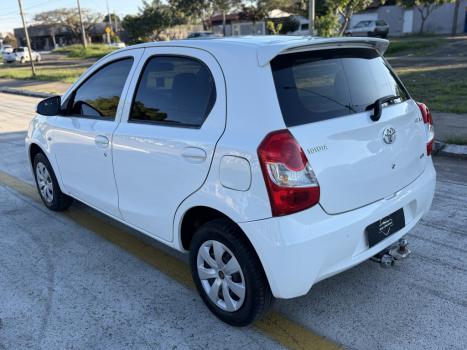 TOYOTA Etios Hatch 1.3 16V 4P FLEX X, Foto 6