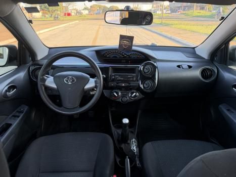 TOYOTA Etios Hatch 1.3 16V 4P FLEX X, Foto 8