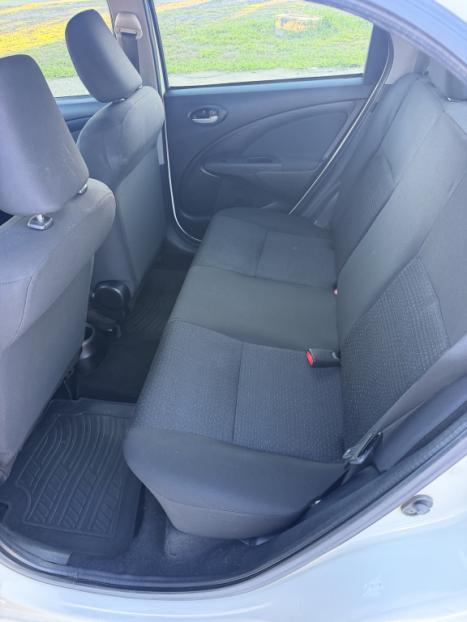 TOYOTA Etios Hatch 1.3 16V 4P FLEX X, Foto 9
