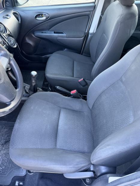 TOYOTA Etios Hatch 1.3 16V 4P FLEX X, Foto 11