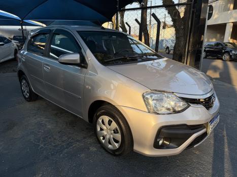 TOYOTA Etios Hatch 1.3 16V 4P FLEX X AUTOM�TICO, Foto 4