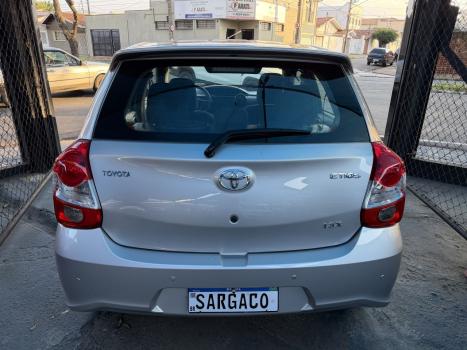 TOYOTA Etios Hatch 1.3 16V 4P FLEX X AUTOM�TICO, Foto 6