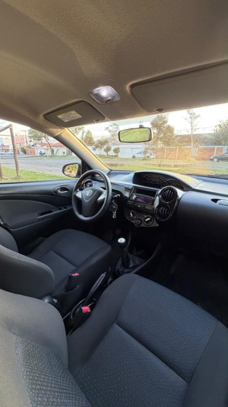 TOYOTA Etios Hatch 1.3 16V 4P FLEX X, Foto 9