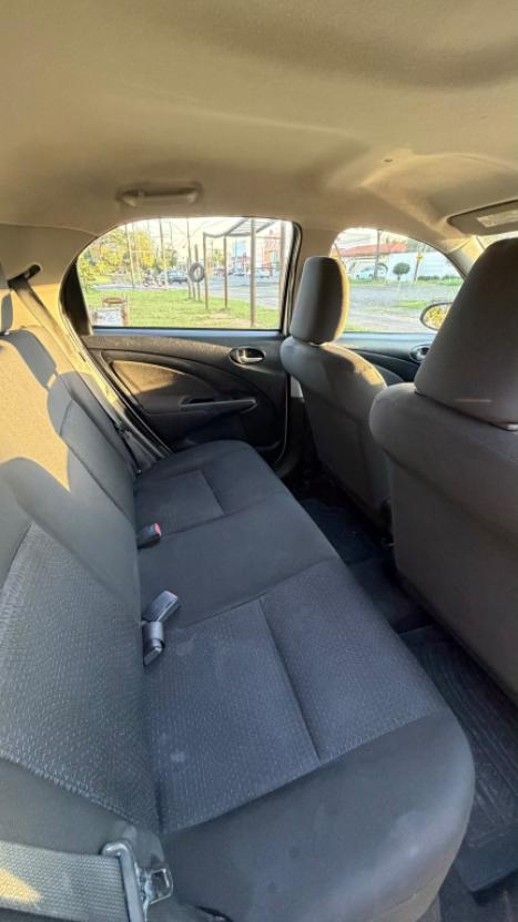 TOYOTA Etios Hatch 1.3 16V 4P FLEX X, Foto 12