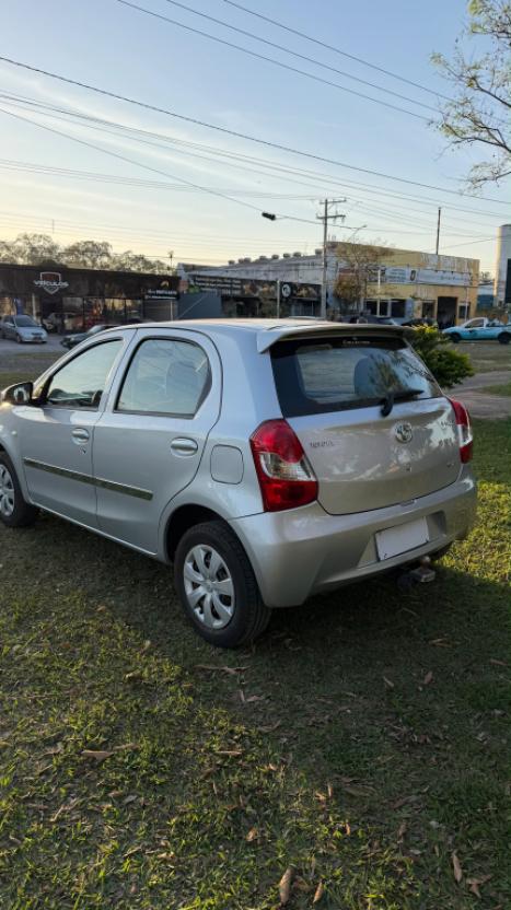 TOYOTA Etios Hatch 1.3 16V 4P FLEX X, Foto 4