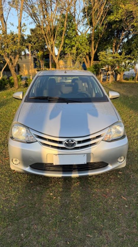 TOYOTA Etios Hatch 1.3 16V 4P FLEX X, Foto 2