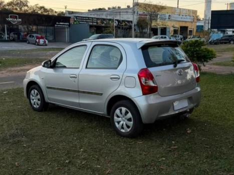 TOYOTA Etios Hatch 1.3 16V 4P FLEX X, Foto 9