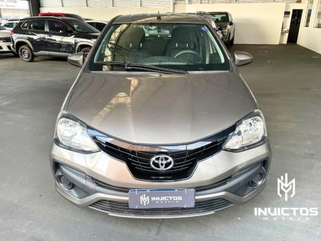 TOYOTA Etios Hatch 1.3 16V 4P FLEX X AUTOMÁTICO, Foto 2