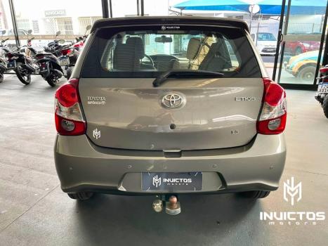 TOYOTA Etios Hatch 1.3 16V 4P FLEX X AUTOMÁTICO, Foto 5