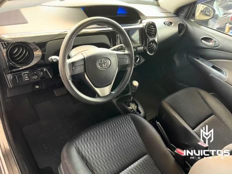 TOYOTA Etios Hatch 1.3 16V 4P FLEX X AUTOMÁTICO, Foto 7