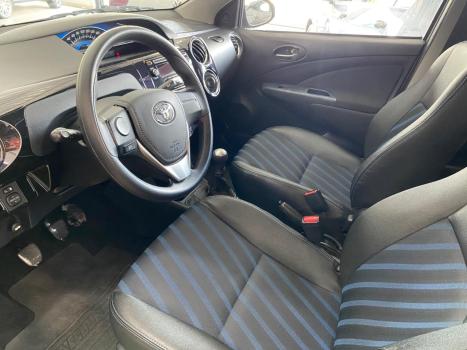 TOYOTA Etios Sedan 1.5 16V 4P FLEX XS, Foto 2