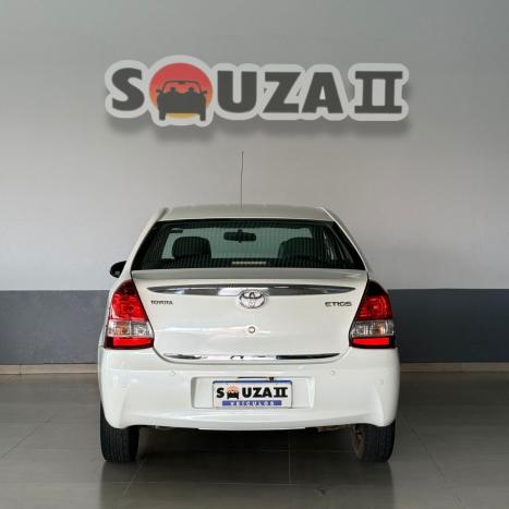 TOYOTA Etios Sedan 1.5 16V 4P FLEX PLATINUM, Foto 4