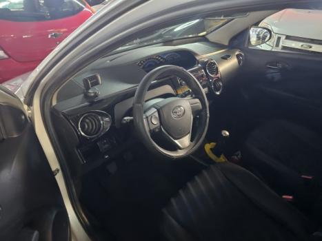 TOYOTA Etios Sedan 1.5 16V 4P FLEX XS, Foto 3