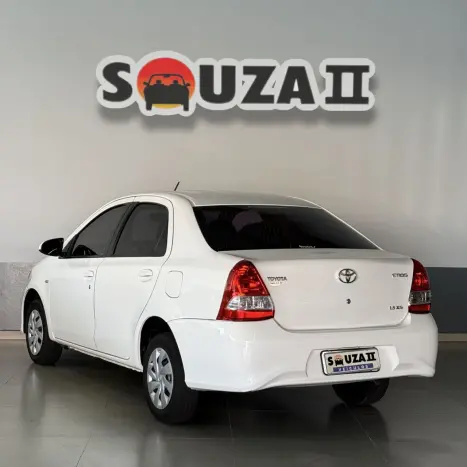 TOYOTA Etios Sedan 1.5 16V 4P FLEX XS AUTOM�TICO, Foto 3