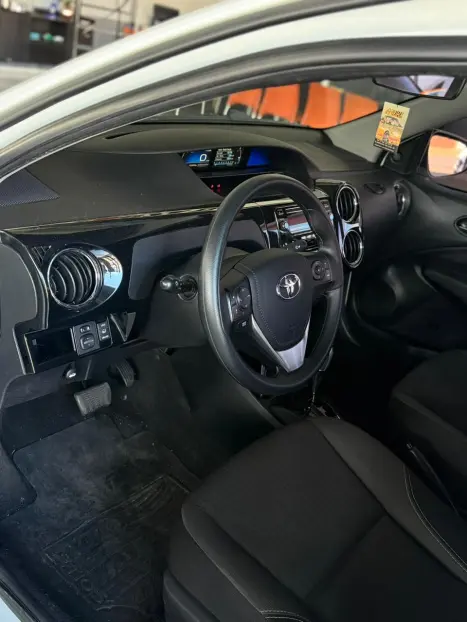 TOYOTA Etios Sedan 1.5 16V 4P FLEX XS AUTOM�TICO, Foto 5