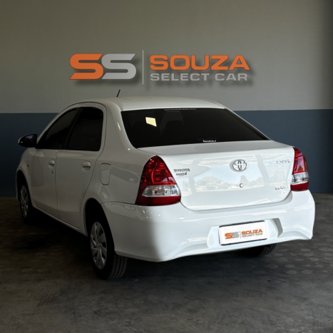 TOYOTA Etios Sedan 1.5 16V 4P FLEX XS AUTOM�TICO, Foto 3