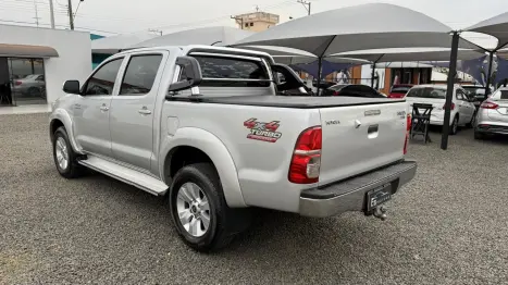 TOYOTA Hilux Caminhonete 3.0 16V 4P 4X4 SRV TURBO DIESEL CABINE DUPLA AUTOMTICO, Foto 4
