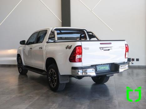 TOYOTA Hilux Caminhonete 2.8 16V SRV 4X4 DIESEL CABINE DUPLA AUTOMÁTICO, Foto 4 TOYOTA Hilux Caminhonete 2.8 16V SRV 4X4 DIESEL CABINE DUPLA AUTOMÁTICO, Foto 4
