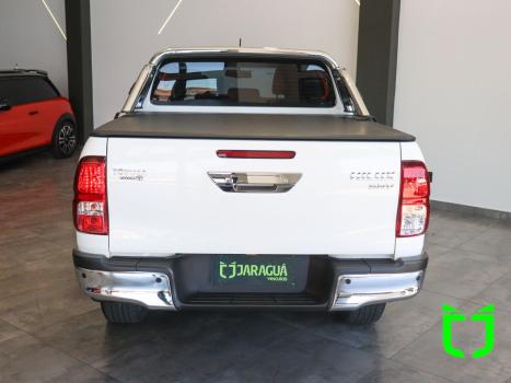 TOYOTA Hilux Caminhonete 2.8 16V SRV 4X4 DIESEL CABINE DUPLA AUTOMÁTICO, Foto 5 TOYOTA Hilux Caminhonete 2.8 16V SRV 4X4 DIESEL CABINE DUPLA AUTOMÁTICO, Foto 5