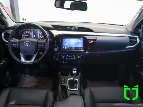 TOYOTA Hilux Caminhonete 2.8 16V SRV 4X4 DIESEL CABINE DUPLA AUTOMÁTICO, Foto 8 TOYOTA Hilux Caminhonete 2.8 16V SRV 4X4 DIESEL CABINE DUPLA AUTOMÁTICO, Foto 8