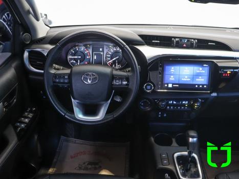 TOYOTA Hilux Caminhonete 2.8 16V SRV 4X4 DIESEL CABINE DUPLA AUTOMÁTICO, Foto 13 TOYOTA Hilux Caminhonete 2.8 16V SRV 4X4 DIESEL CABINE DUPLA AUTOMÁTICO, Foto 13