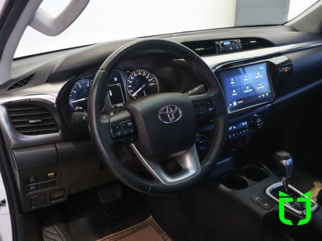 TOYOTA Hilux Caminhonete 2.8 16V SRV 4X4 DIESEL CABINE DUPLA AUTOMÁTICO, Foto 16 TOYOTA Hilux Caminhonete 2.8 16V SRV 4X4 DIESEL CABINE DUPLA AUTOMÁTICO, Foto 16