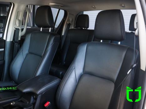 TOYOTA Hilux Caminhonete 2.8 16V SRV 4X4 DIESEL CABINE DUPLA AUTOMÁTICO, Foto 18 TOYOTA Hilux Caminhonete 2.8 16V SRV 4X4 DIESEL CABINE DUPLA AUTOMÁTICO, Foto 18