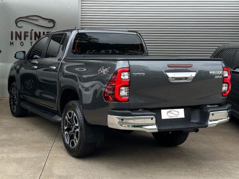 TOYOTA Hilux Caminhonete 2.8 16V SRX 4X4 TURBO DIESEL CABINE DUPLA AUTOMTICO, Foto 2