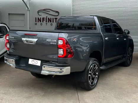 TOYOTA Hilux Caminhonete 2.8 16V SRX 4X4 TURBO DIESEL CABINE DUPLA AUTOMTICO, Foto 4