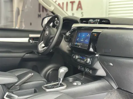 TOYOTA Hilux Caminhonete 2.8 16V SRX 4X4 TURBO DIESEL CABINE DUPLA AUTOMTICO, Foto 5